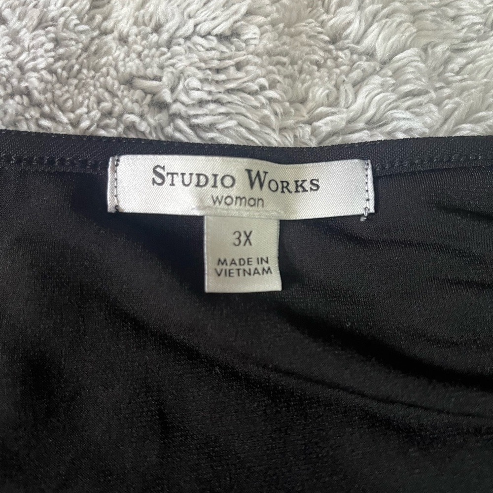 Studio Works 3/4 Sleeve Blouse V neck peephole shoulder and‎ part of sleeves - Picture 12 of 12